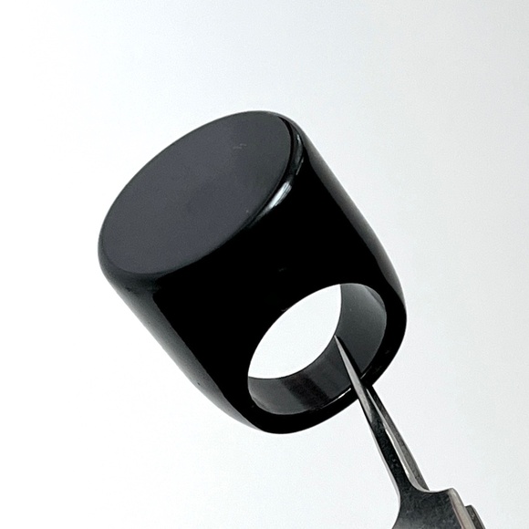 Vintage Size 6 1/2 Lucite Ring Chunky Flat Top Dome Black Mid Century Modern - Picture 4 of 15